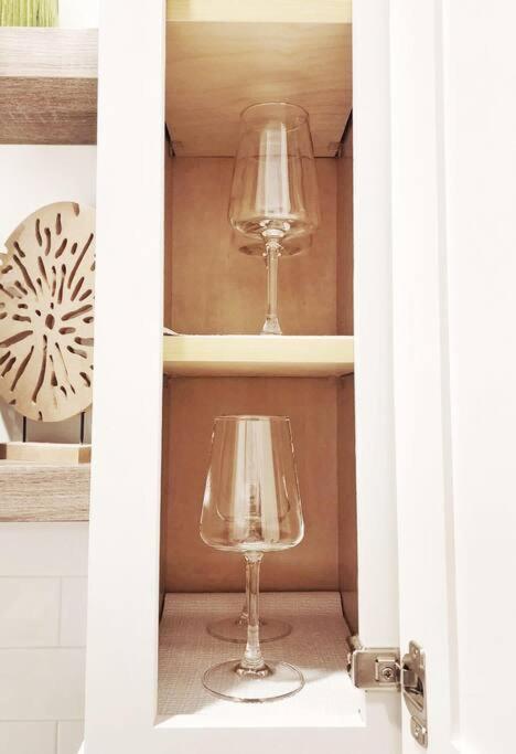 New Stylish Getaway- 5 Mil To Uptown/3 Smart Tvs! Apartman Charlotte Kültér fotó