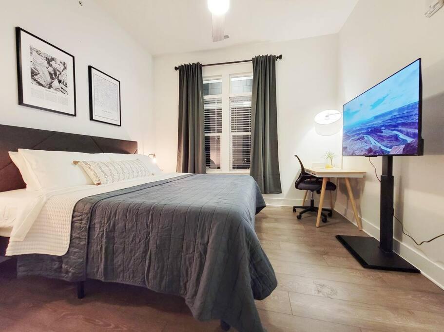New Stylish Getaway- 5 Mil To Uptown/3 Smart Tvs! Apartman Charlotte Kültér fotó