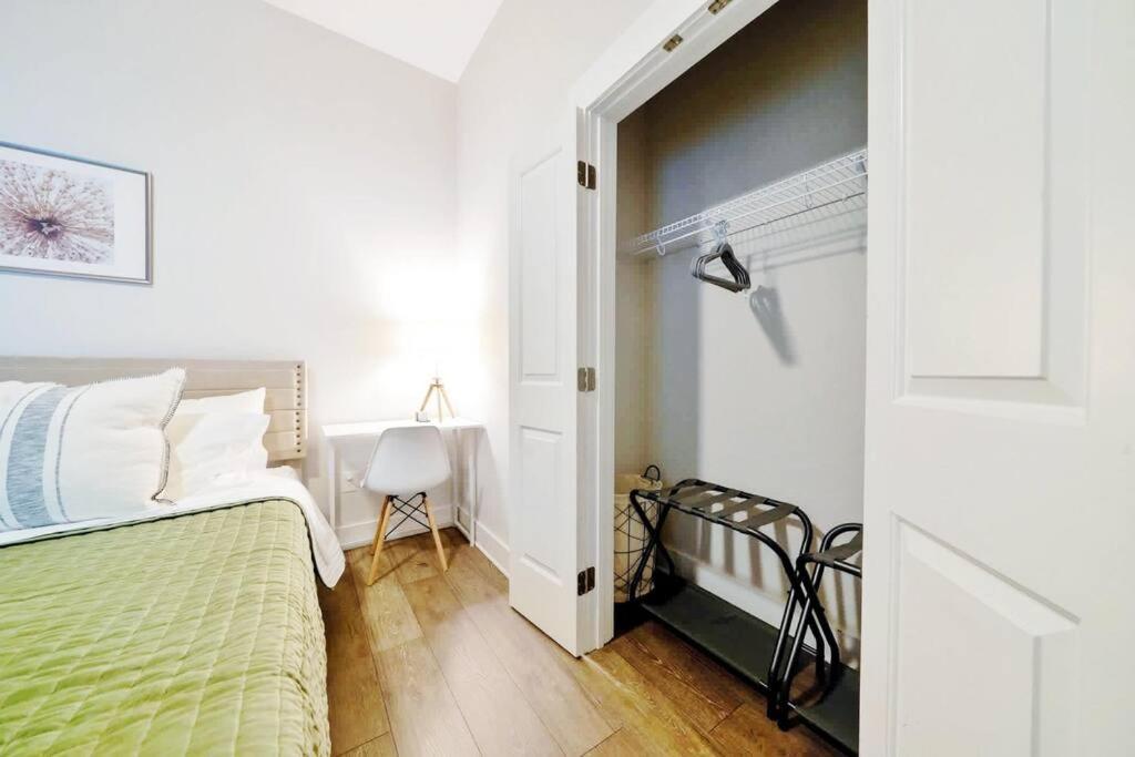 New Stylish Getaway- 5 Mil To Uptown/3 Smart Tvs! Apartman Charlotte Kültér fotó