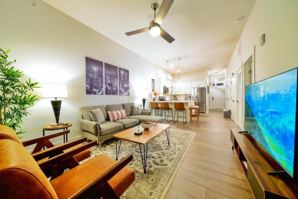 New Stylish Getaway- 5 Mil To Uptown/3 Smart Tvs! Apartman Charlotte Kültér fotó